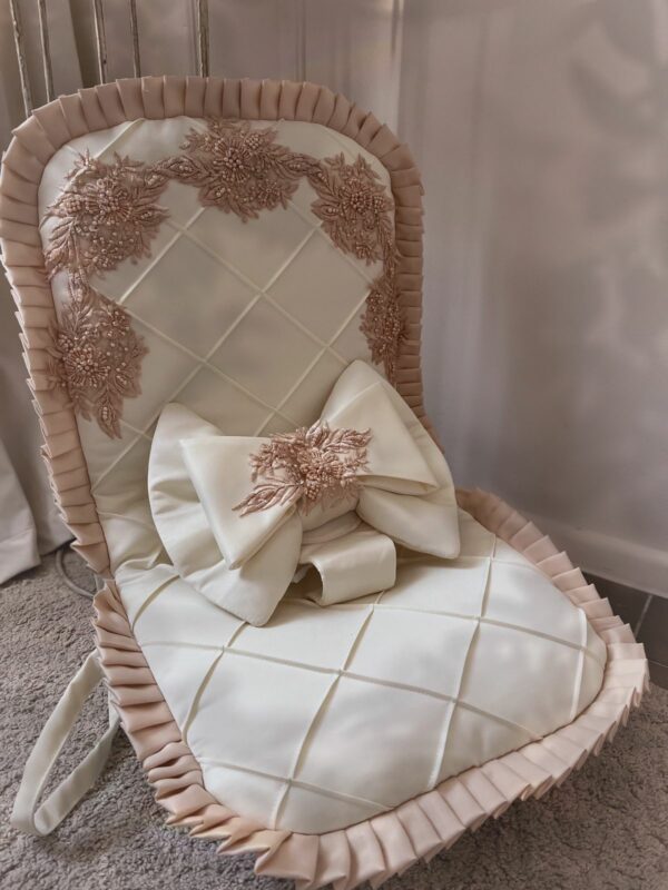 CHAISE