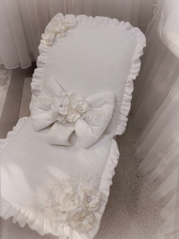 CHAISE