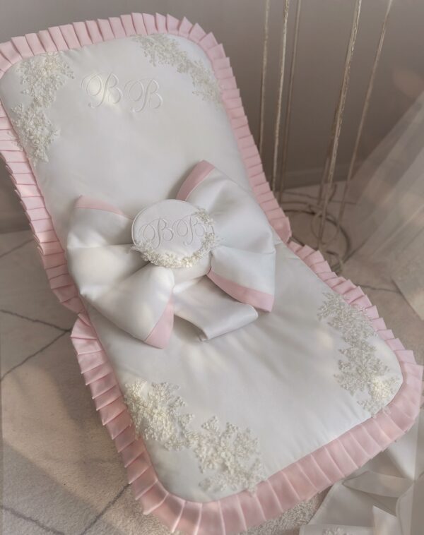 CHAISE