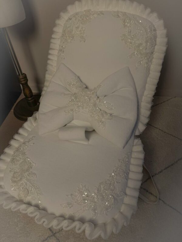 CHAISE